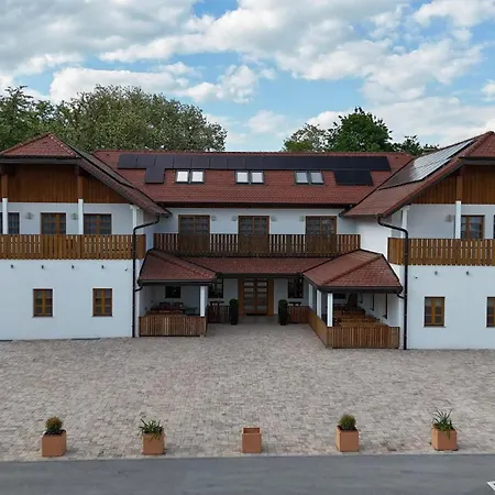 At Podlipje Estate Отель типа 