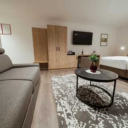 At Podlipje Estate Nocleg ze śniadaniem *