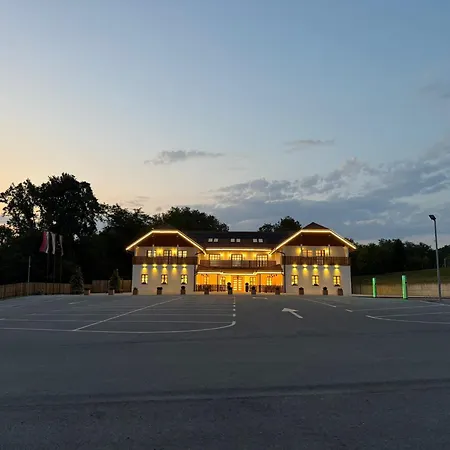 At Podlipje Estate * Tesanovci