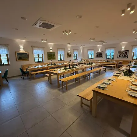 At Podlipje Estate * Tesanovci