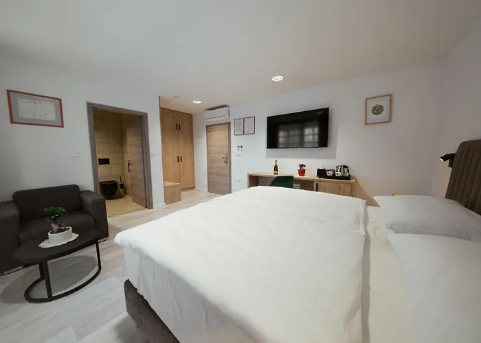 At Podlipje Estate Oda ve Kahvaltı Tesanovci